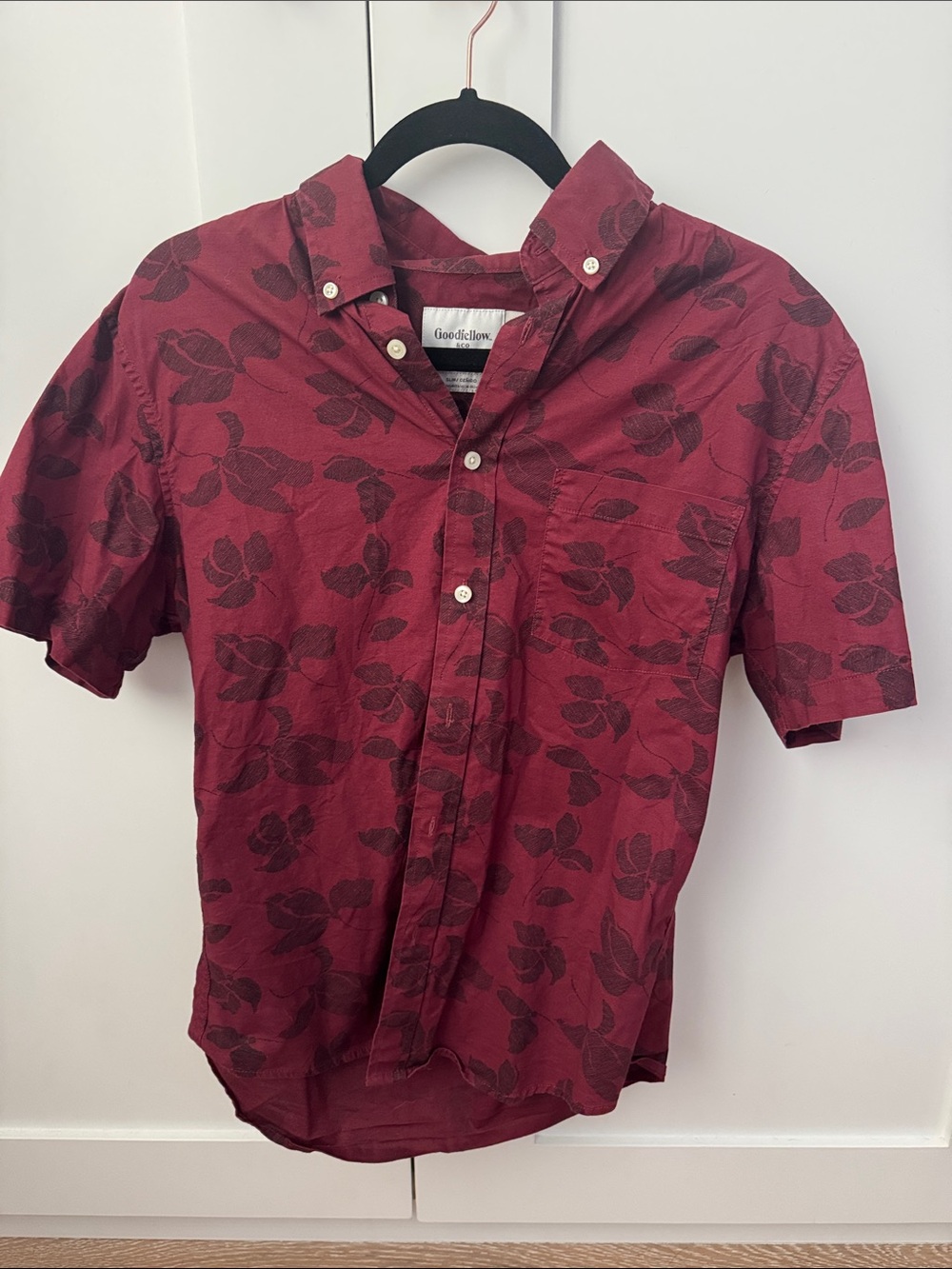 Goodfellow & Co Men’s Burgundy Floral Short-Sleeve Button-Down Shirt